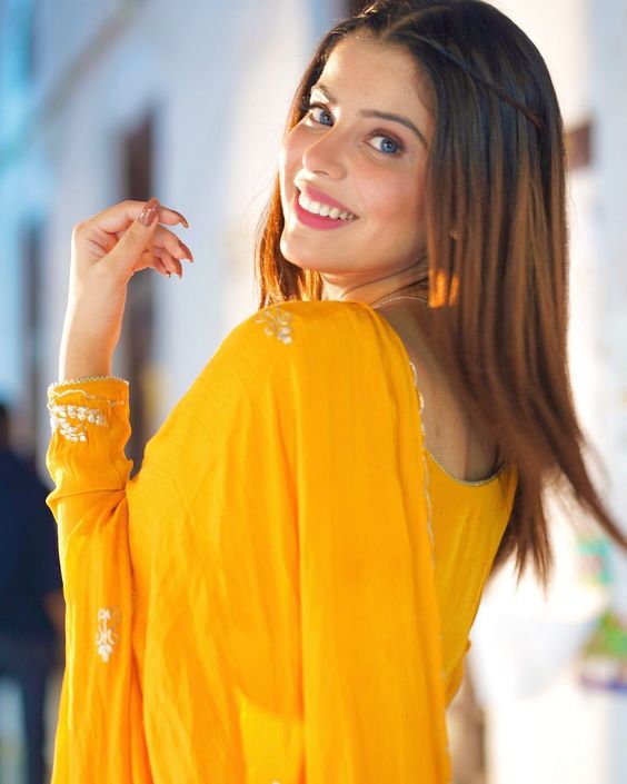 call girls in karachi